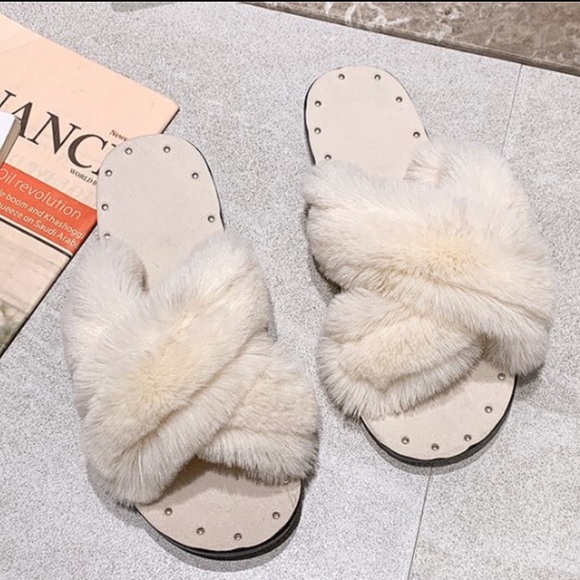 New! Bohemian California inspired faux fur shoe - Picture 3 of 5